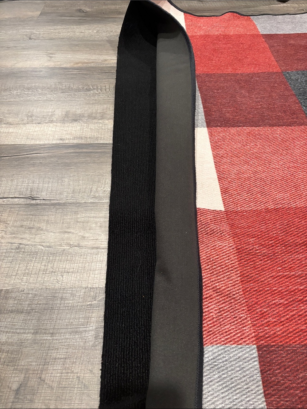 Ruggable 4 piece set. Red & Gray Plaid Kitchen Runner and Mat Set - Picture 7 of 10